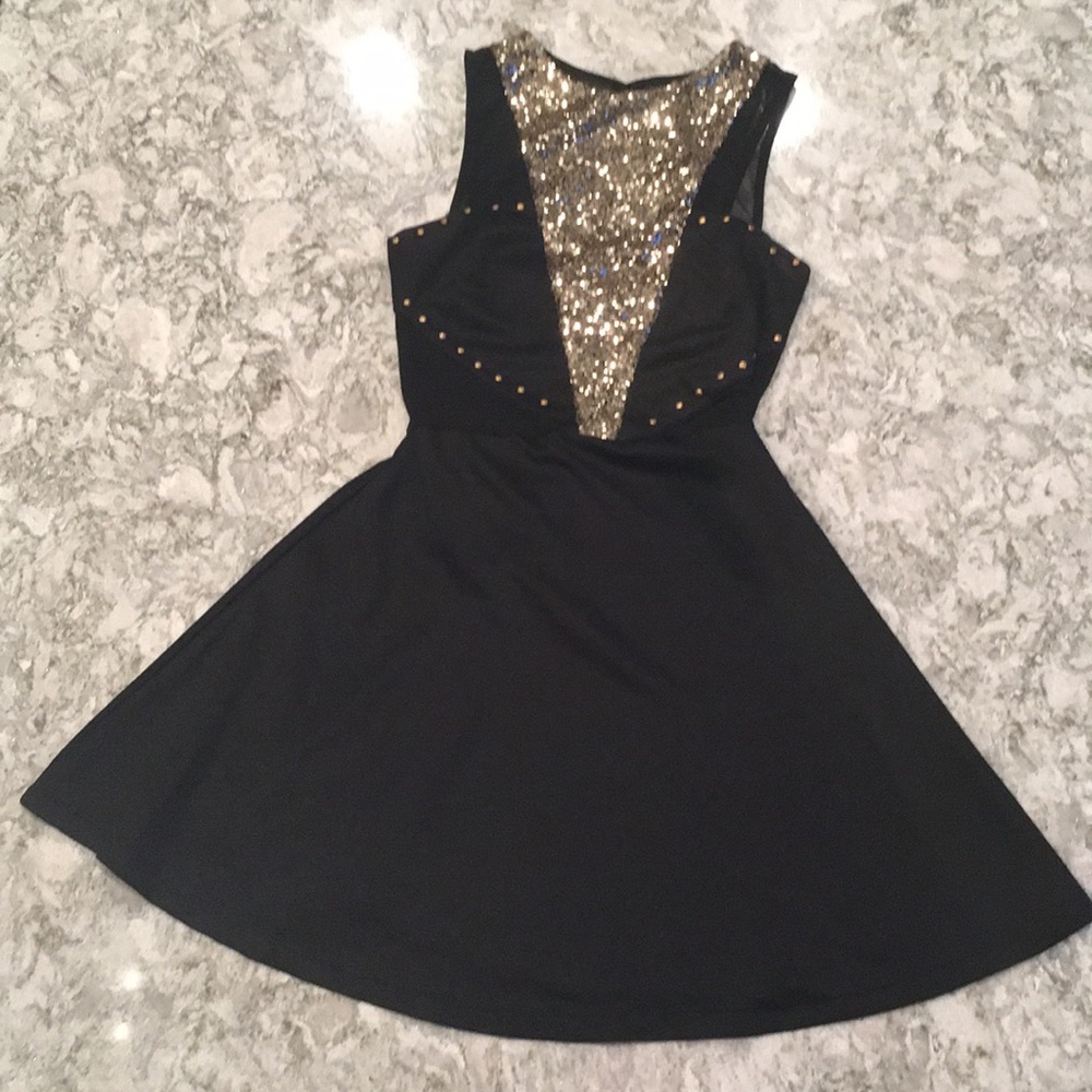 NEW YEARS EVE Gold Sequinned Dress